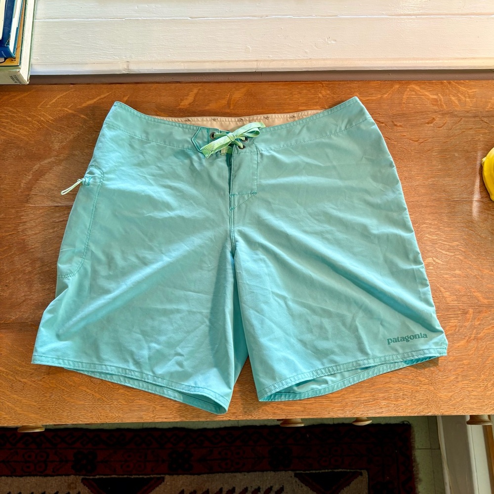 Patagonia Women’s Stretch Hydropeak Boardshorts 8”, Size 10